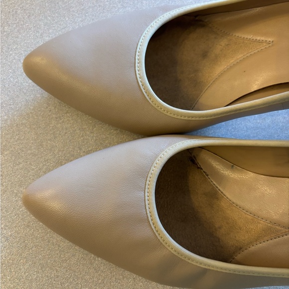 Naturalizer Comfort ODEN Nude Leather Ballet Style Pump - Picture 6 of 9